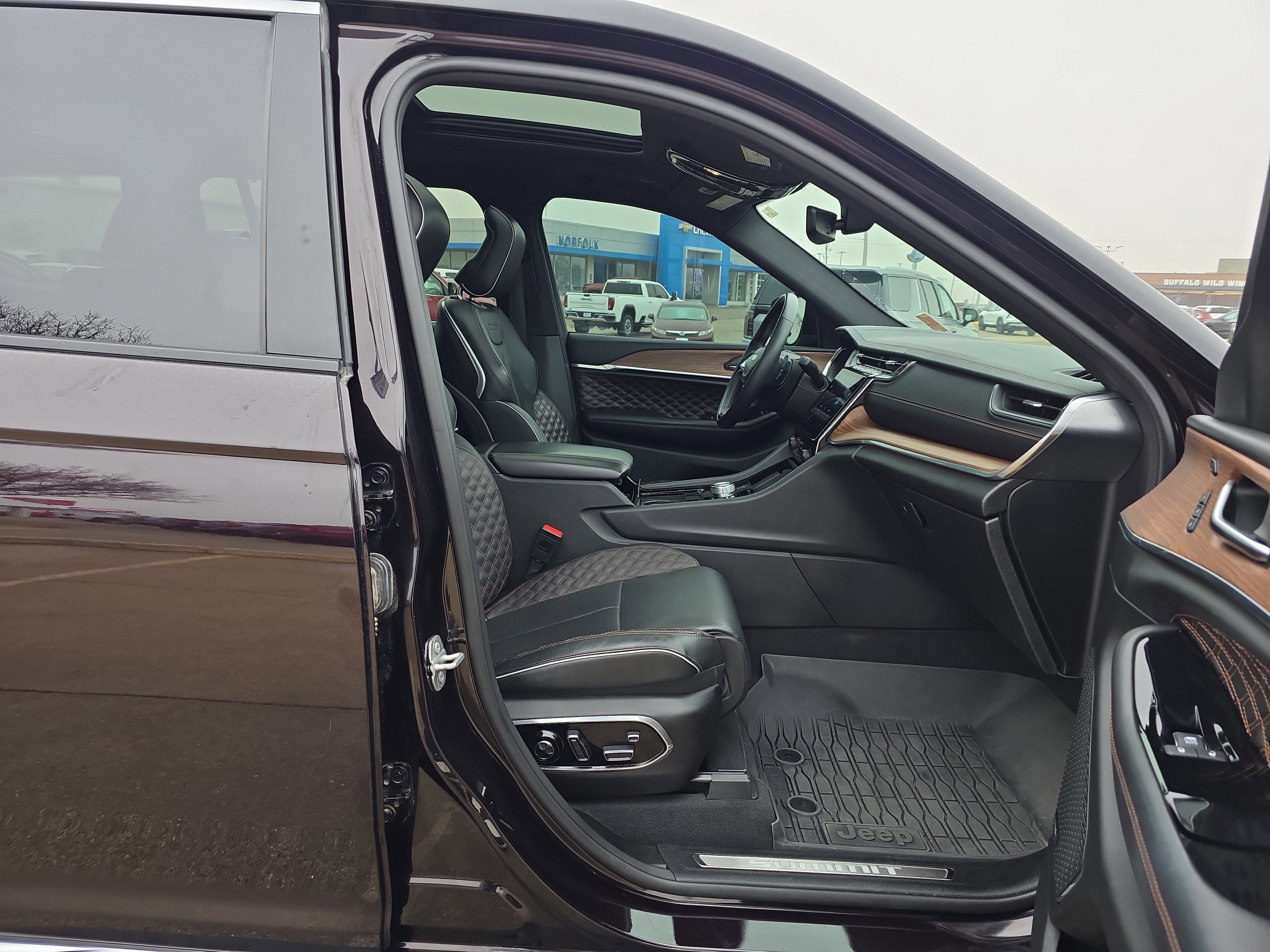 2023 Jeep Grand Cherokee L Summit