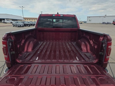 2020 RAM 1500 Laramie Crew Cab 4x4 5'7" Box