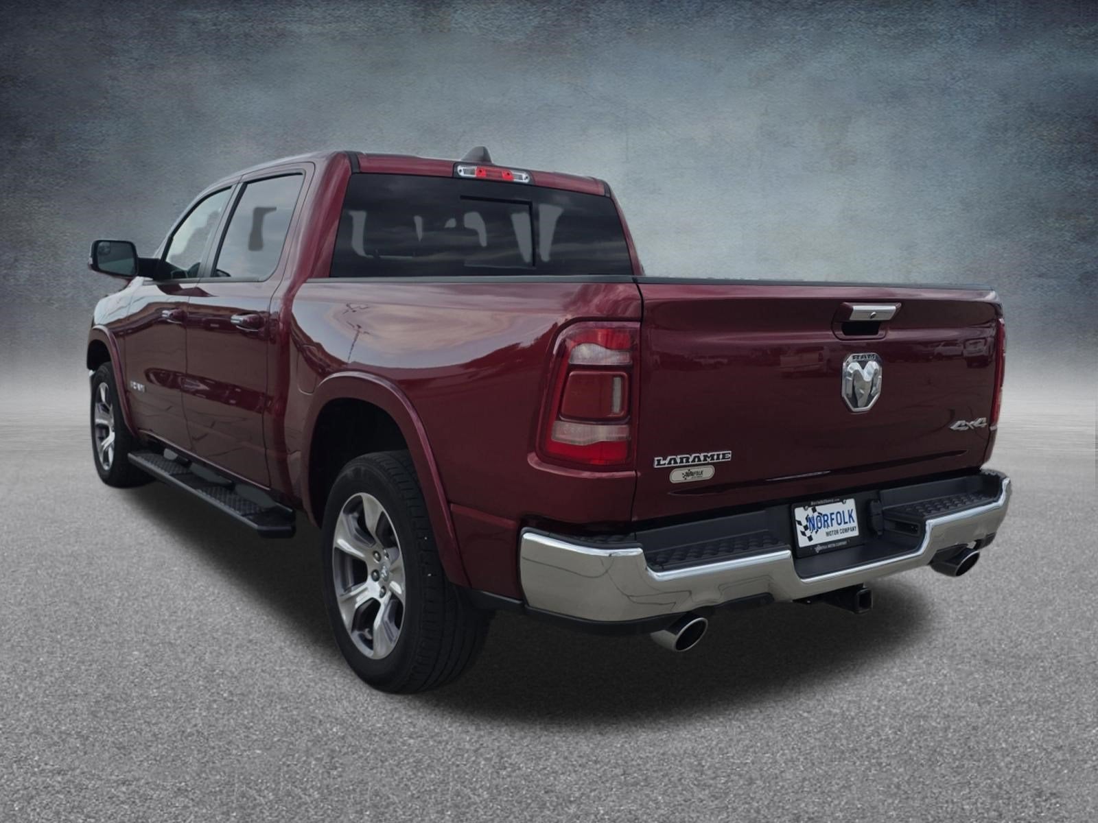 2020 RAM 1500 Laramie Crew Cab 4x4 5'7" Box