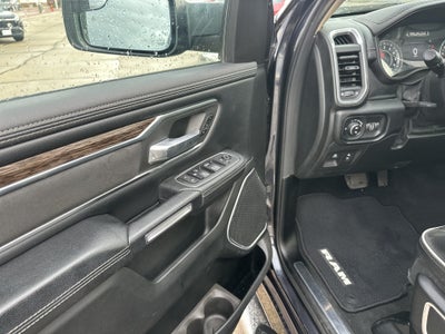 2019 RAM 1500 Laramie Crew Cab 4x4 5'7" Box