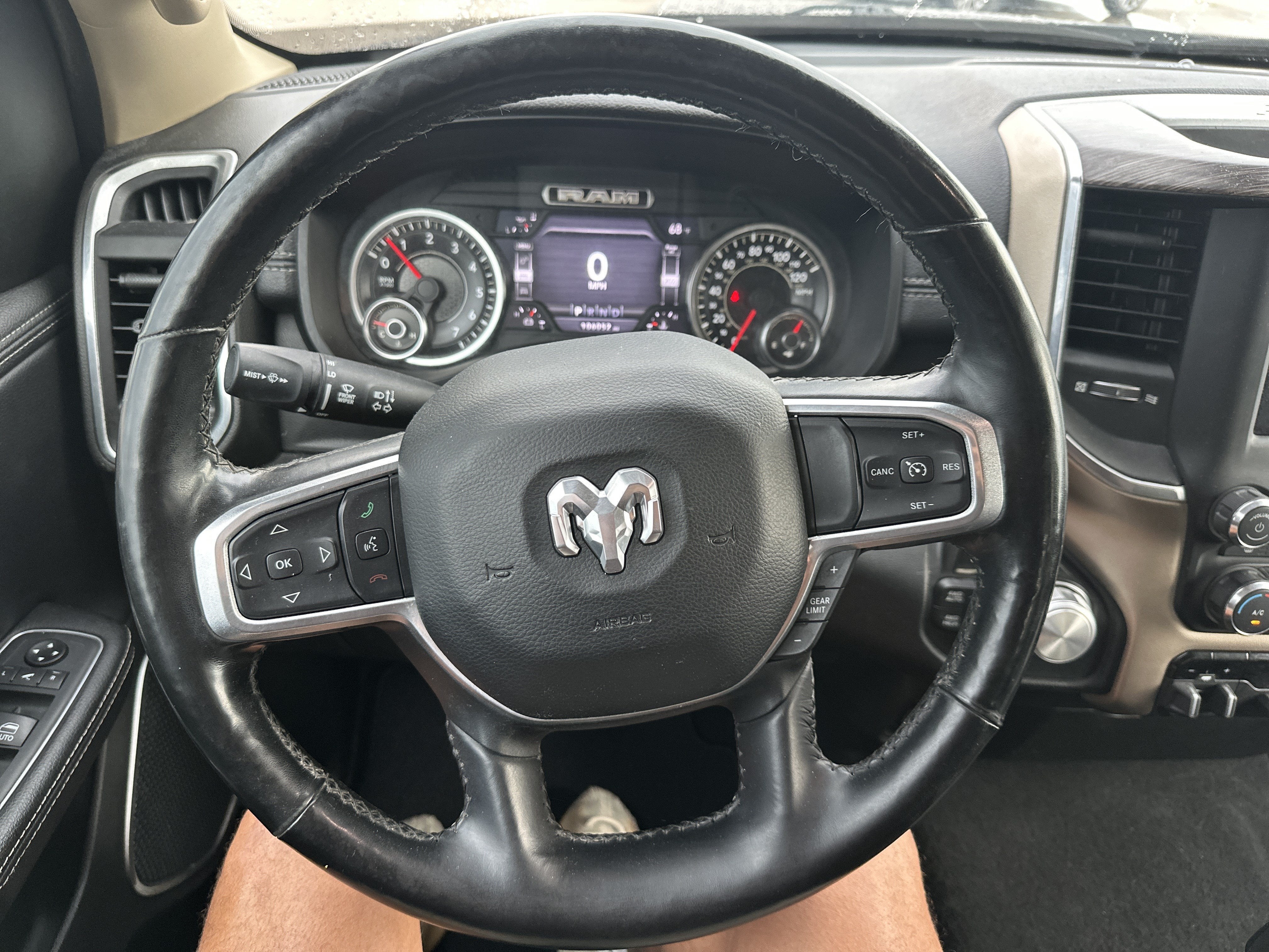 2019 RAM 1500 Laramie Crew Cab 4x4 5'7" Box