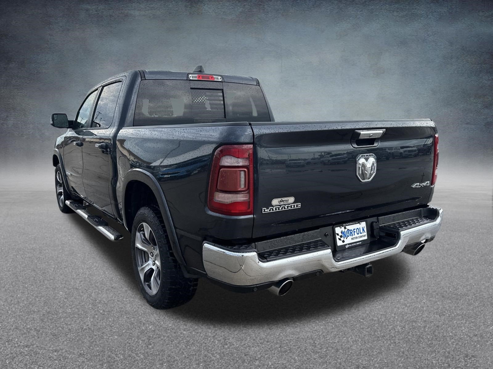 2019 RAM 1500 Laramie Crew Cab 4x4 5'7" Box
