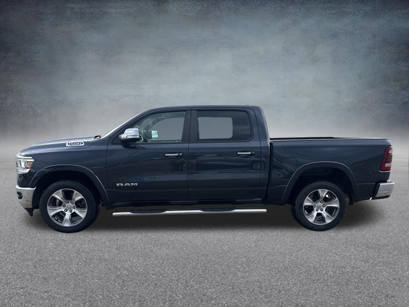 2019 RAM 1500 Laramie Crew Cab 4x4 5'7" Box