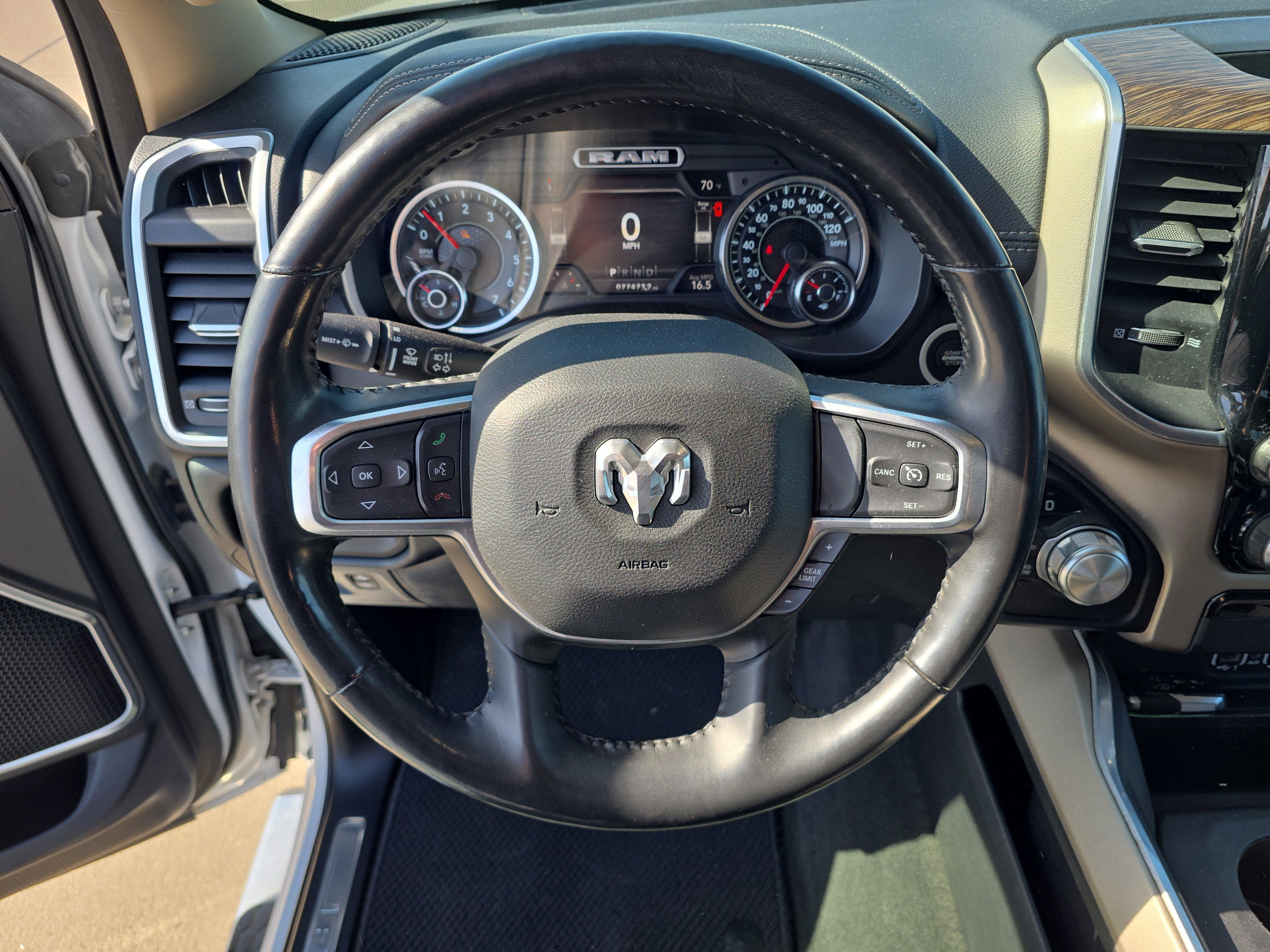 2020 RAM 1500 Laramie Crew Cab 4x4 5'7" Box