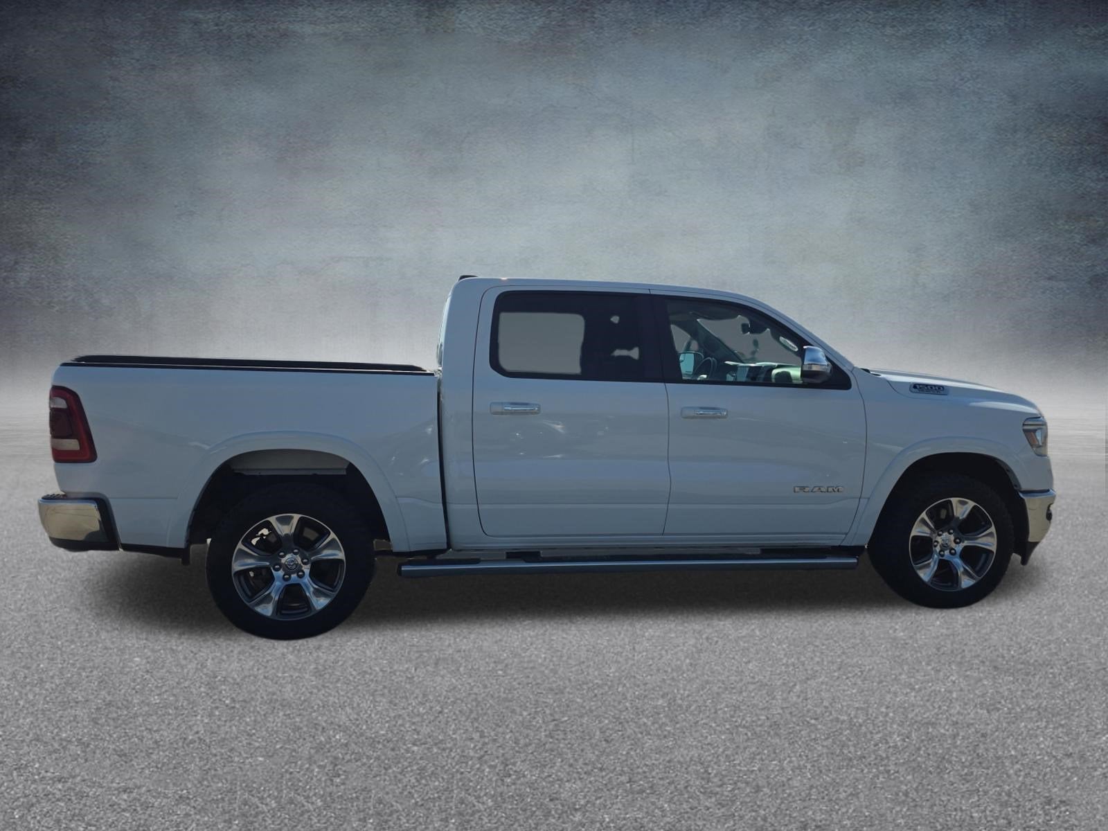 2020 RAM 1500 Laramie Crew Cab 4x4 5'7" Box