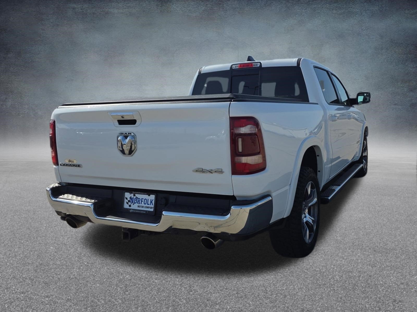 2020 RAM 1500 Laramie Crew Cab 4x4 5'7" Box