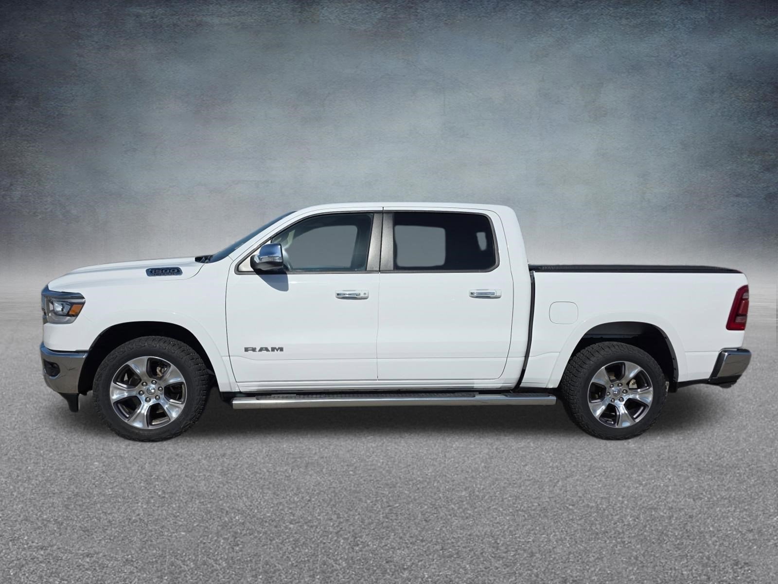 2020 RAM 1500 Laramie Crew Cab 4x4 5'7" Box