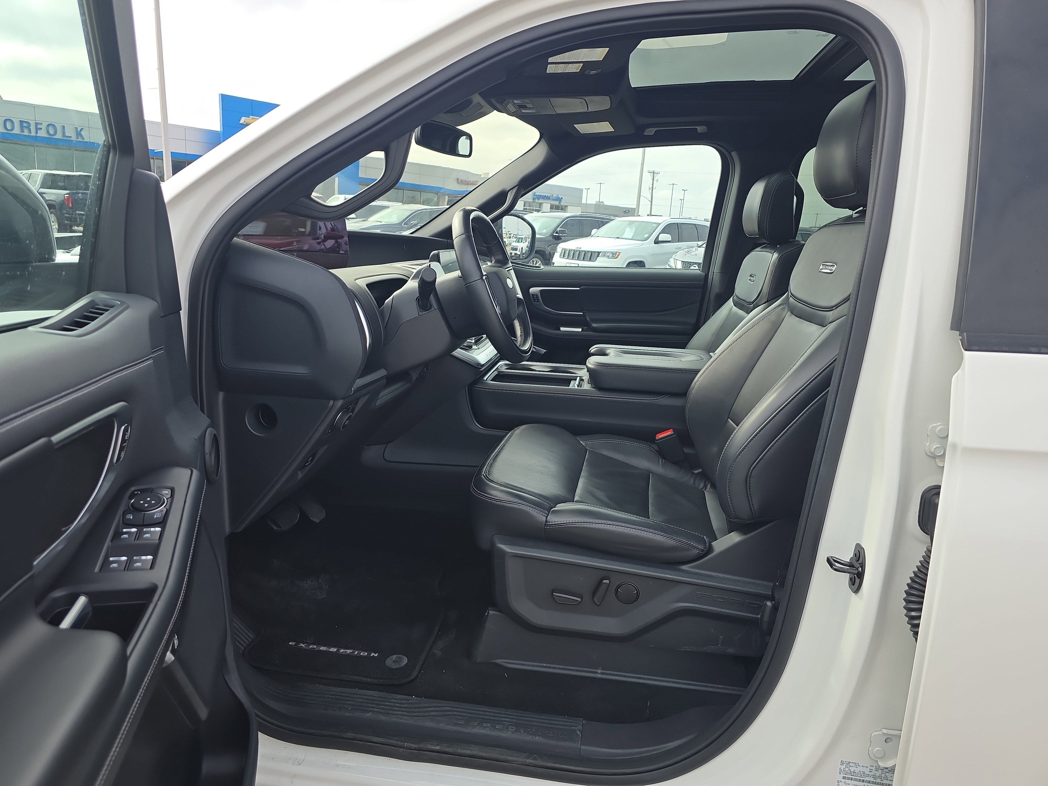 2025 Ford Expedition Platinum