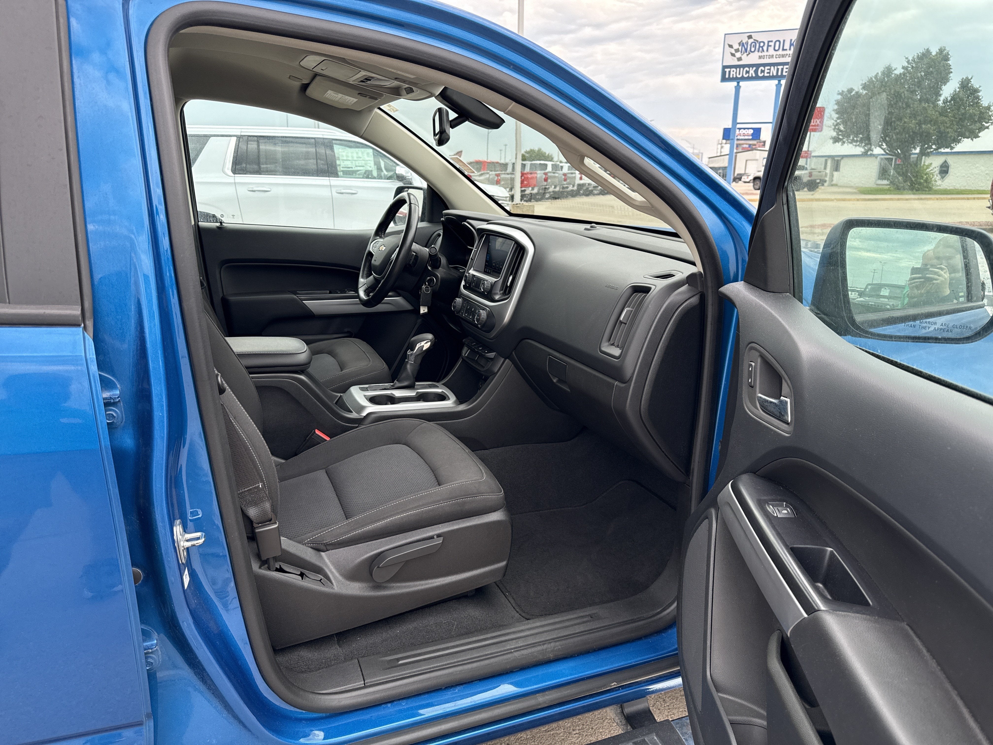 2022 Chevrolet Colorado 2WD LT