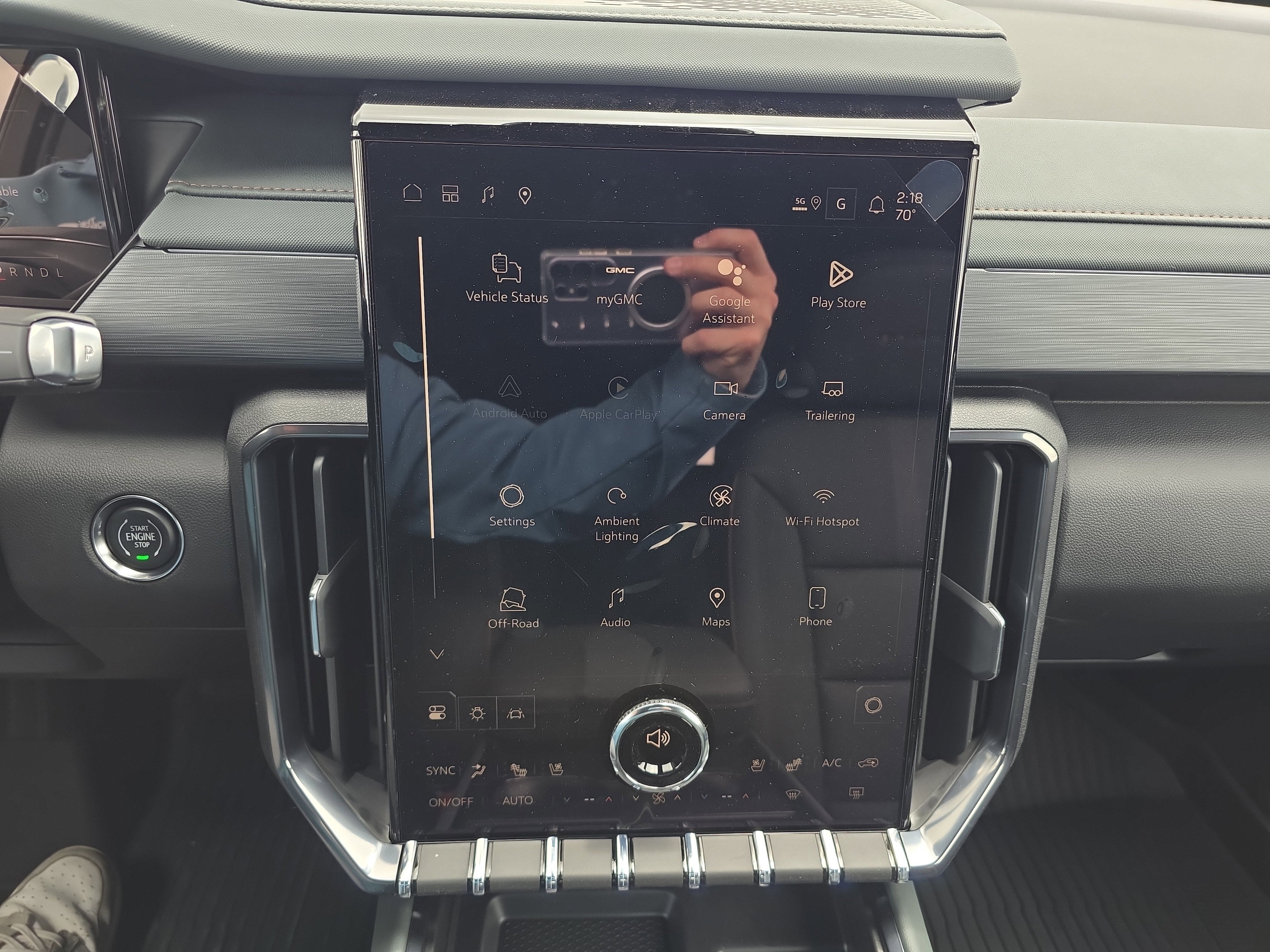 2026 GMC Acadia AT4
