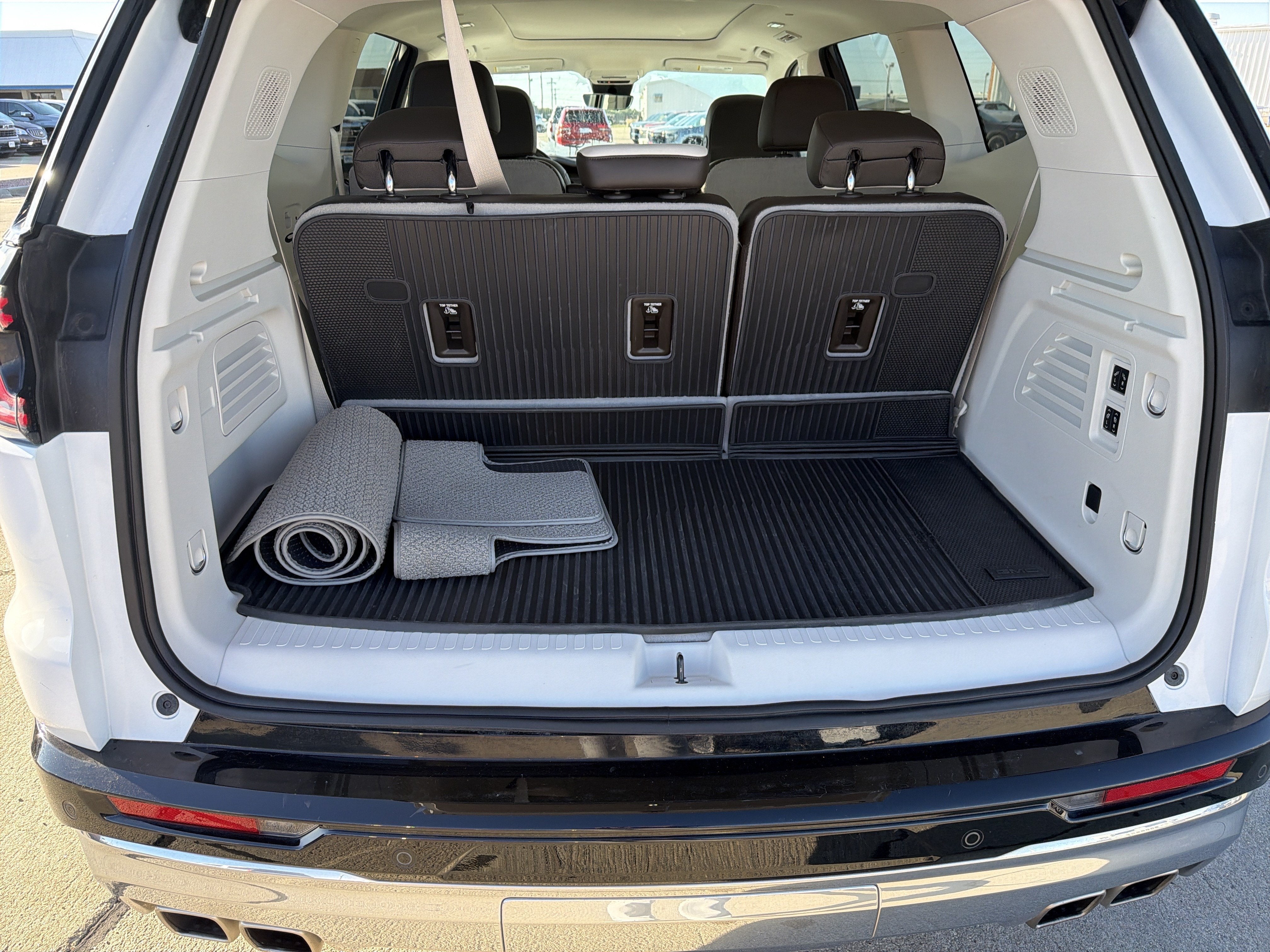 2024 GMC Acadia Denali