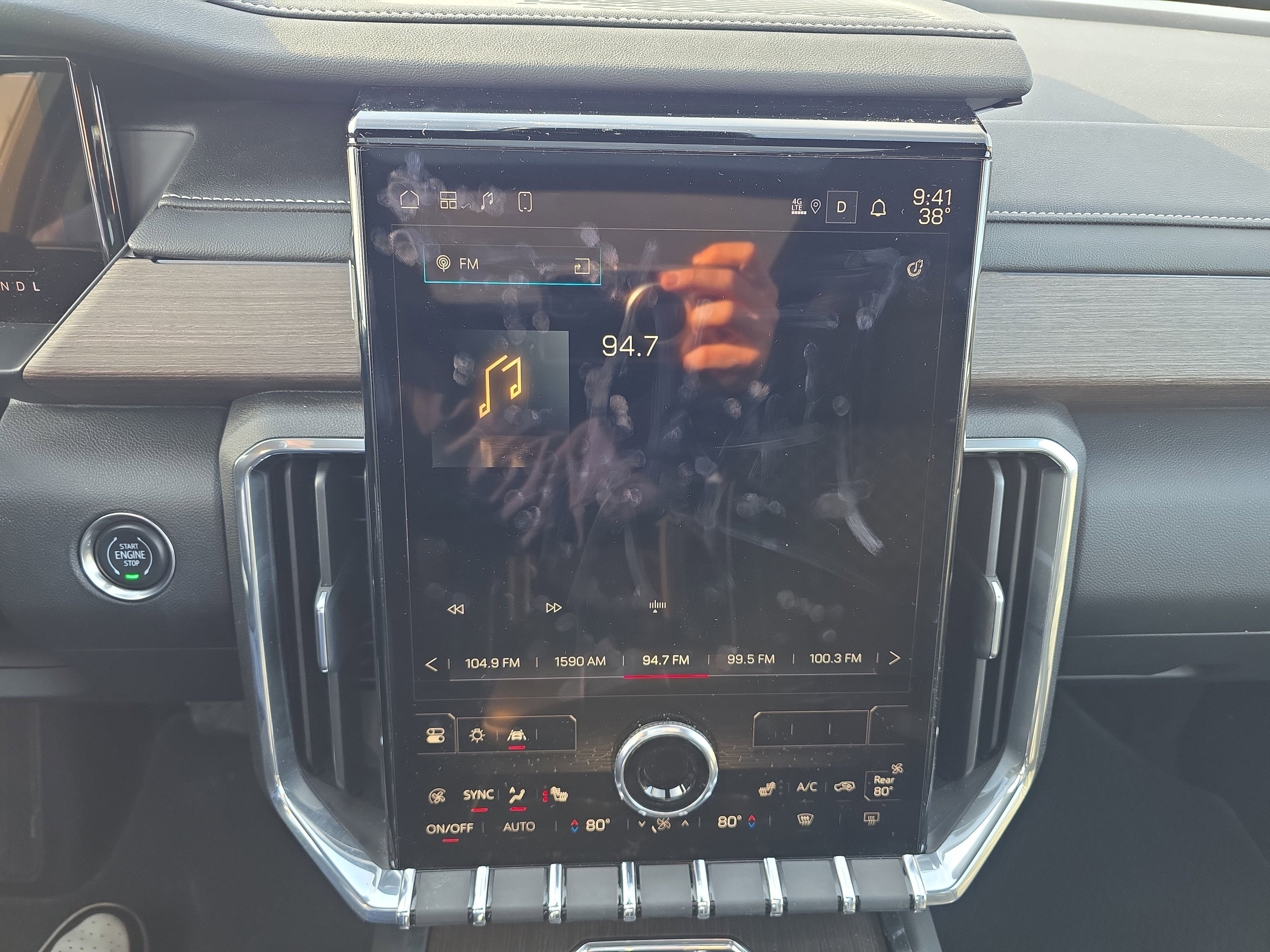 2024 GMC Acadia Denali