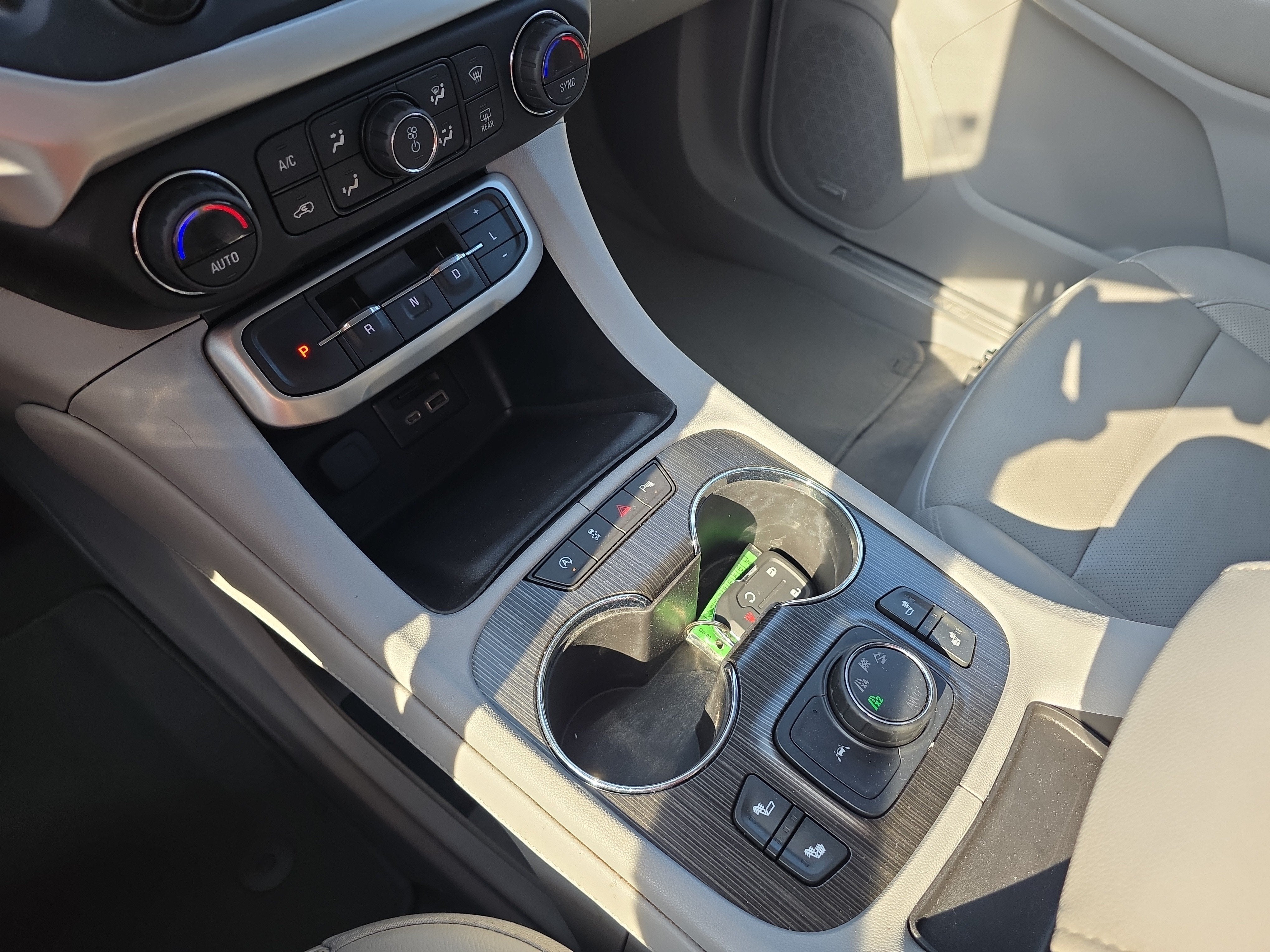 2020 GMC Acadia SLT