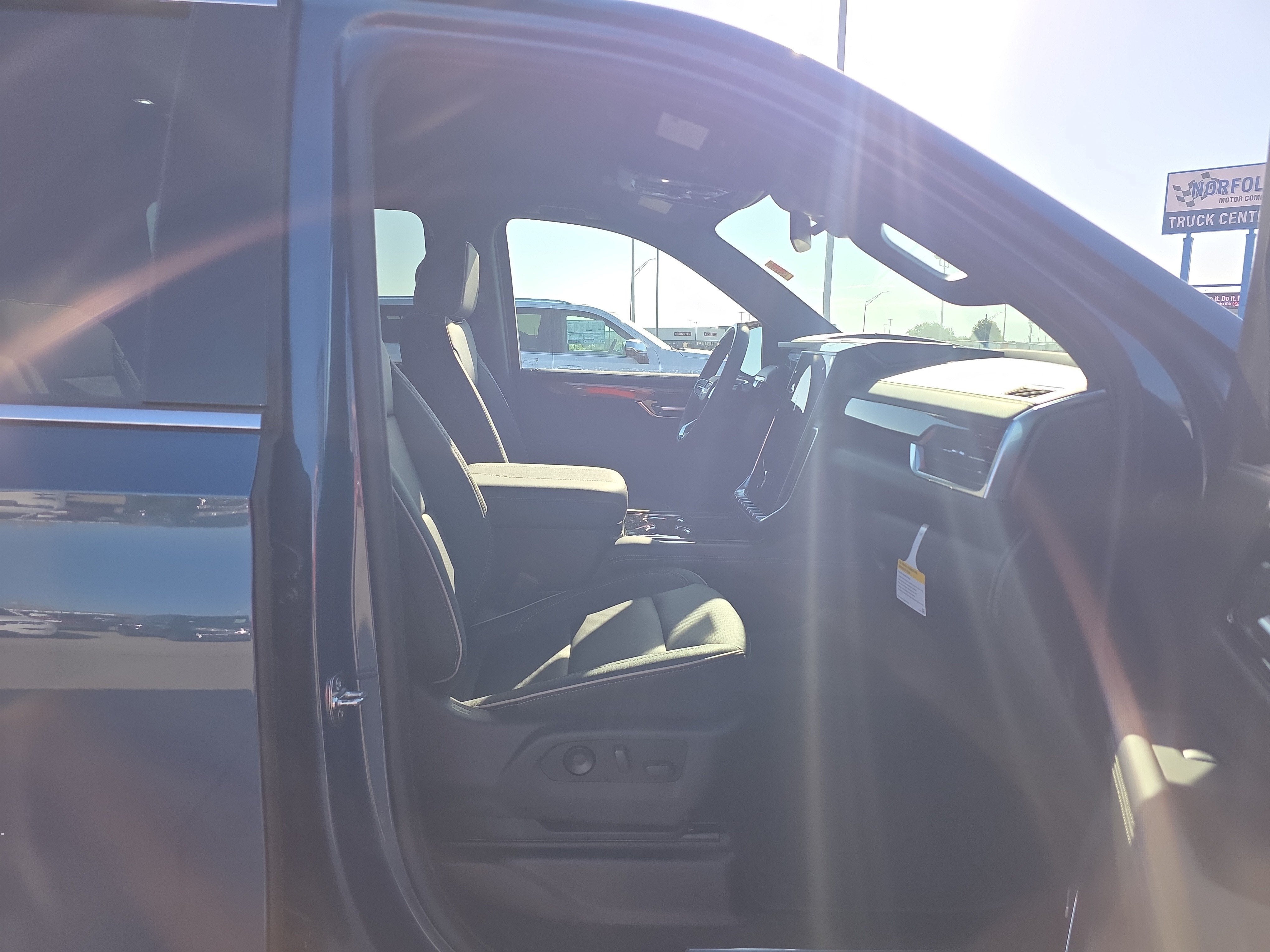 2026 GMC Yukon XL Elevation - Photo 25