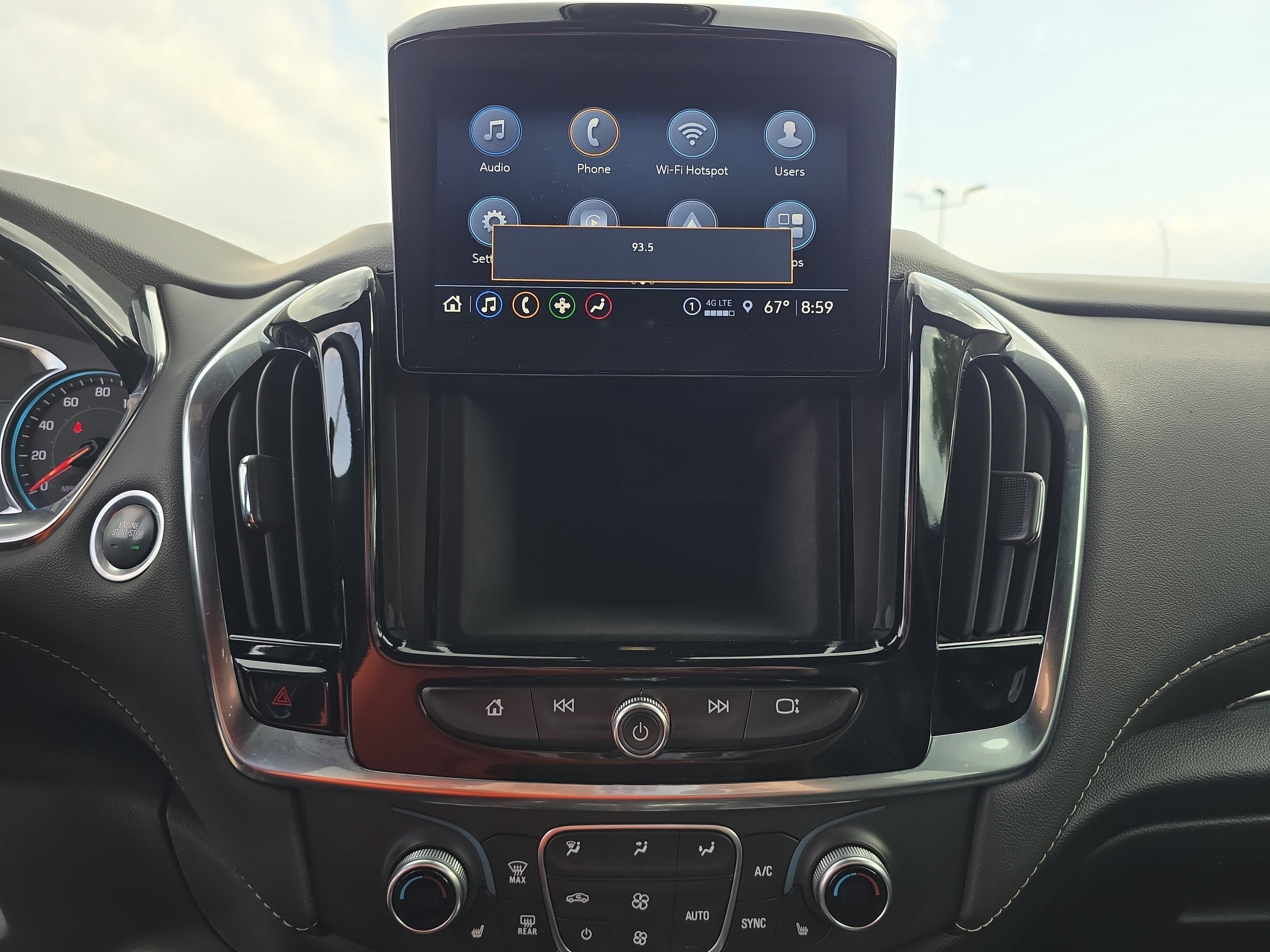 2023 Chevrolet Traverse LT Leather