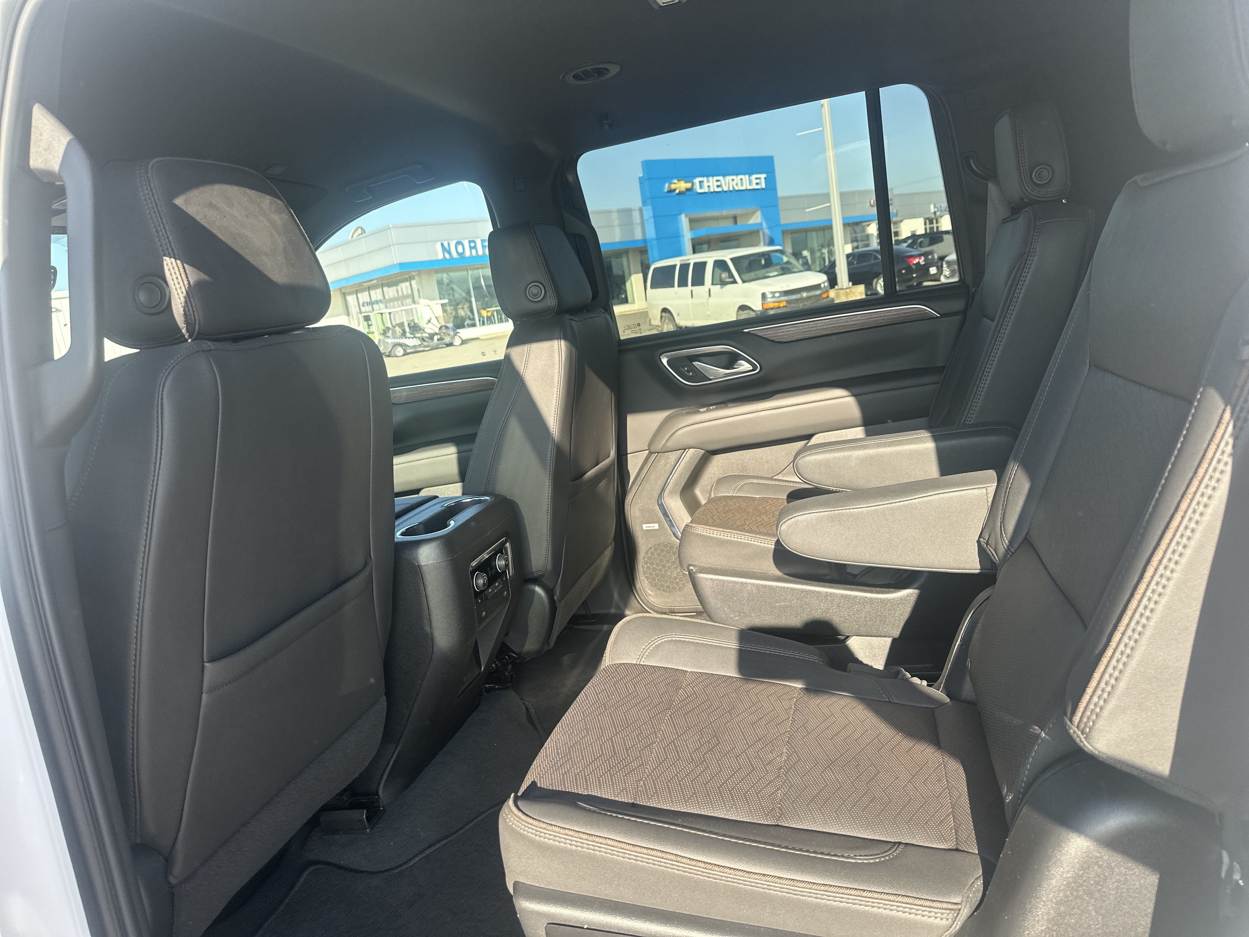 2023 Chevrolet Suburban High Country