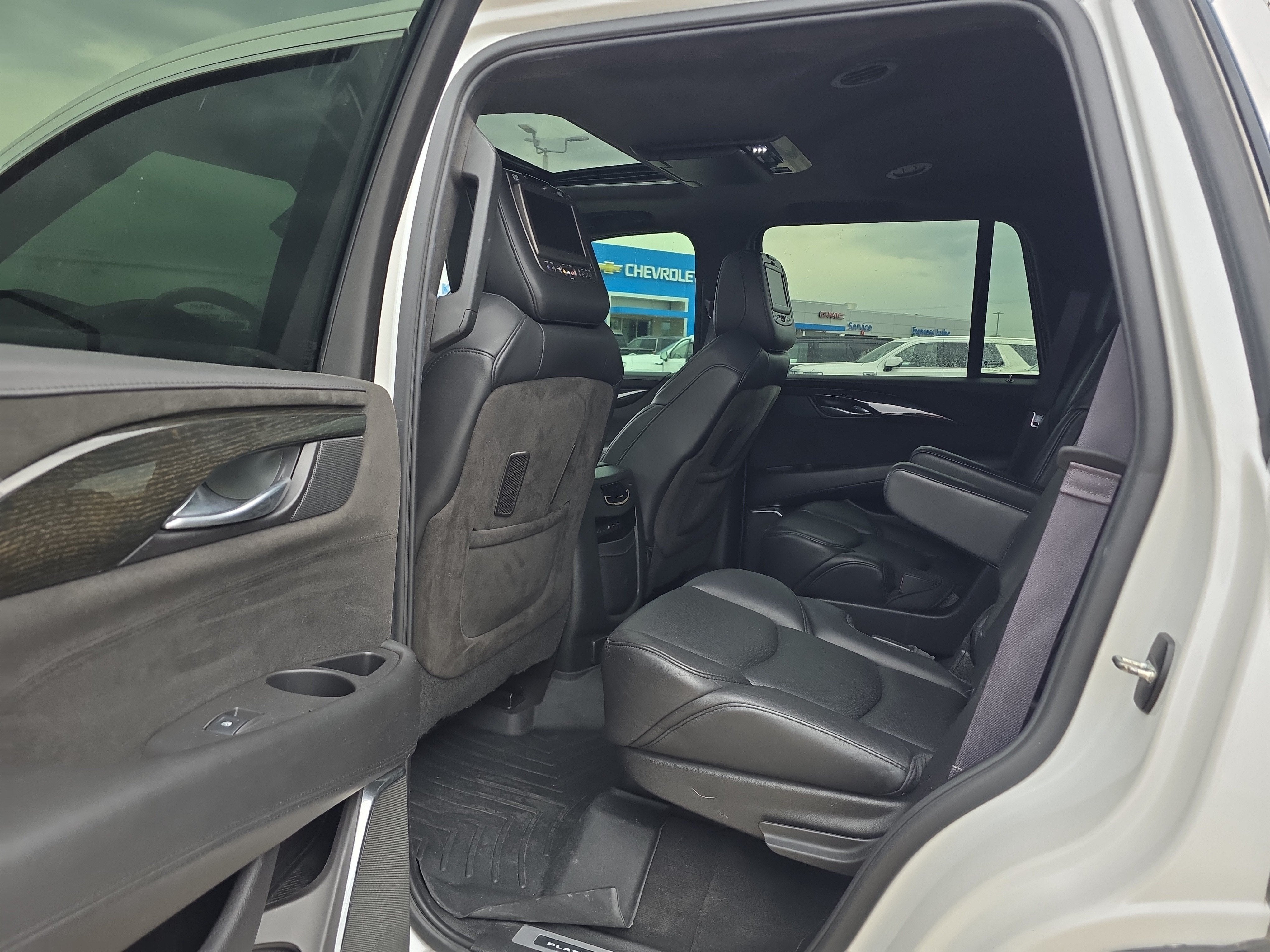 2017 Cadillac Escalade Platinum