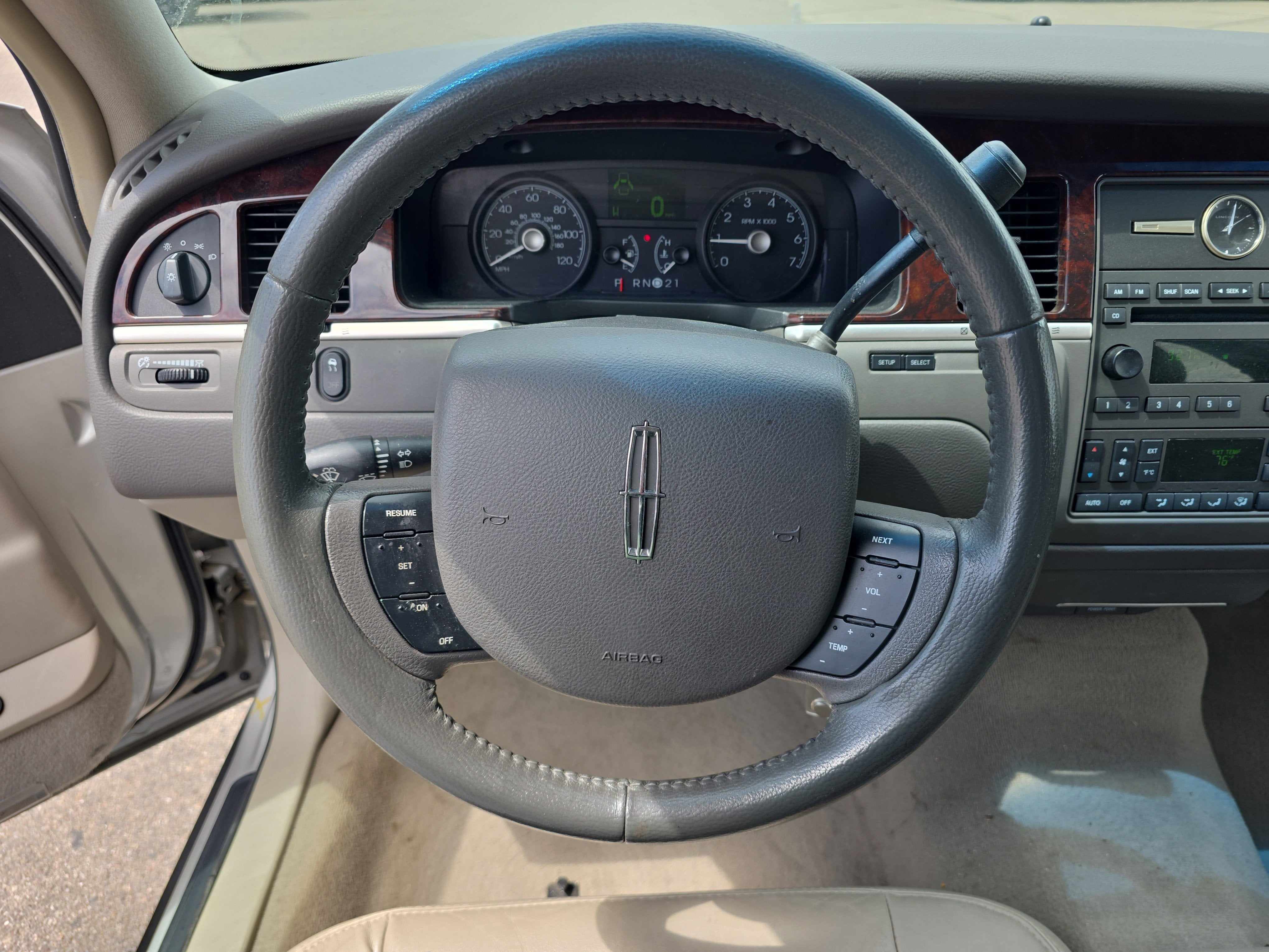 2007 Lincoln Town Car Signature