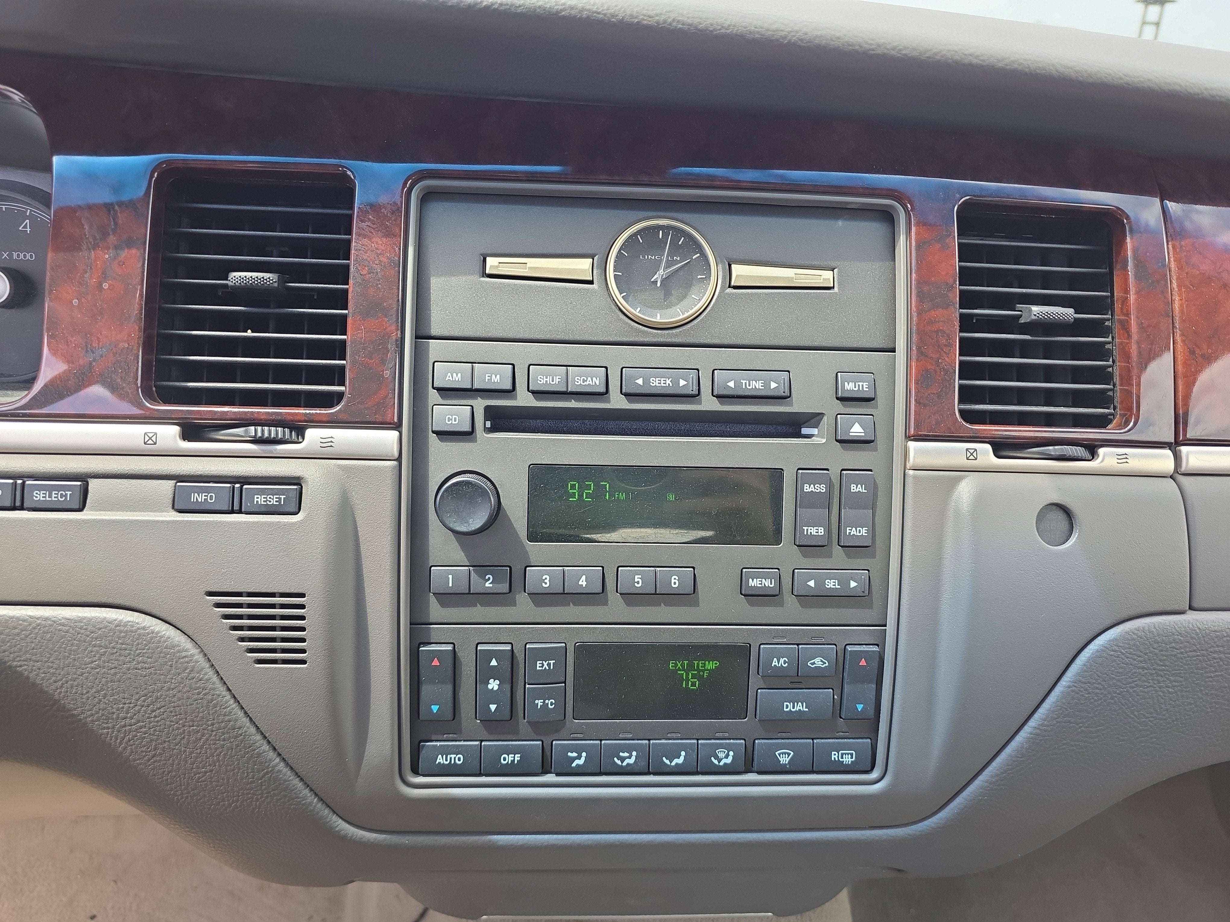 2007 Lincoln Town Car Signature