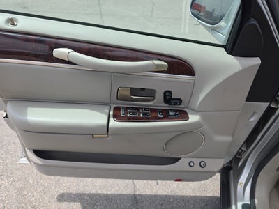 2007 Lincoln Town Car Signature