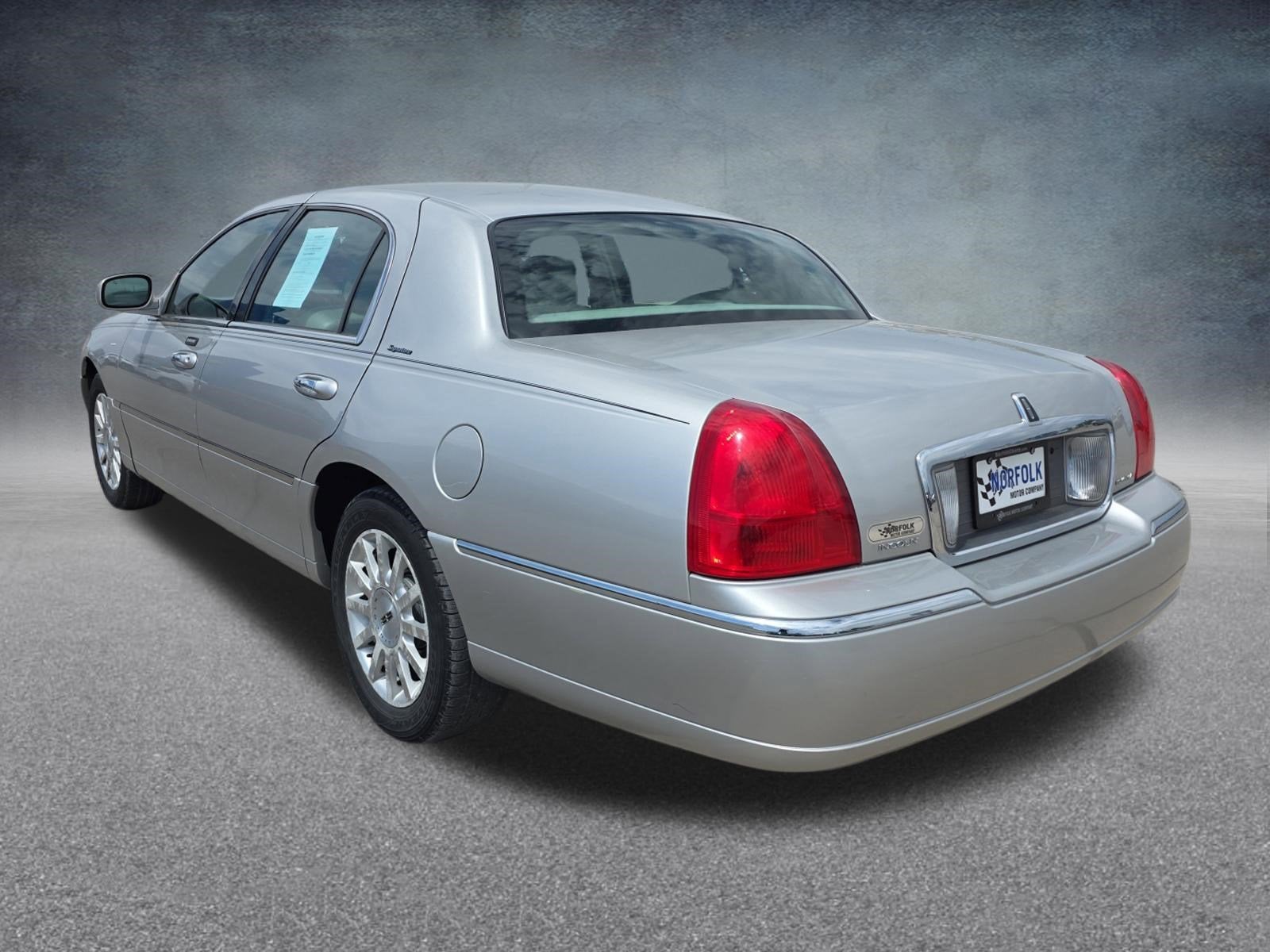 2007 Lincoln Town Car Signature