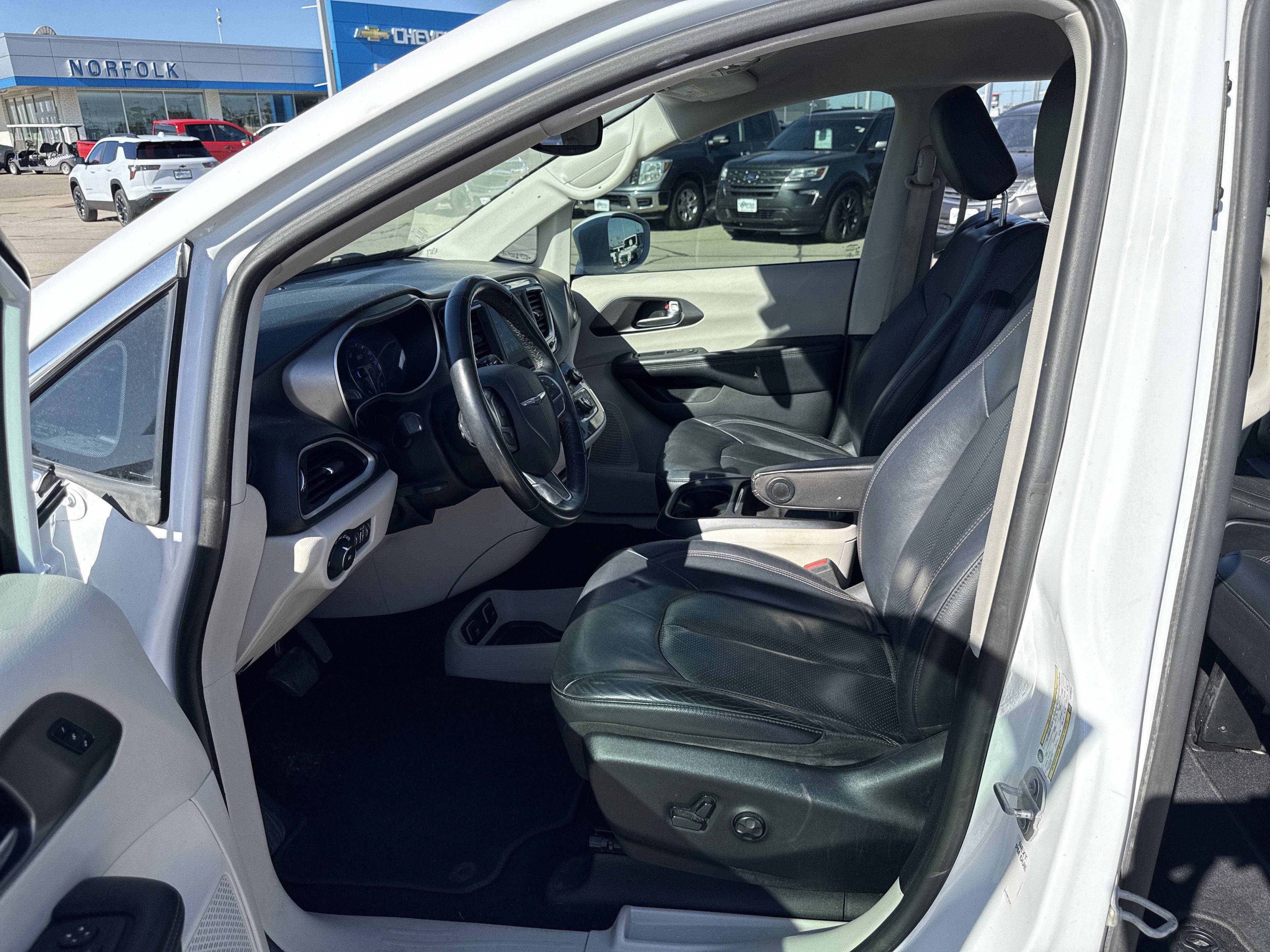 2020 Chrysler Pacifica Touring L