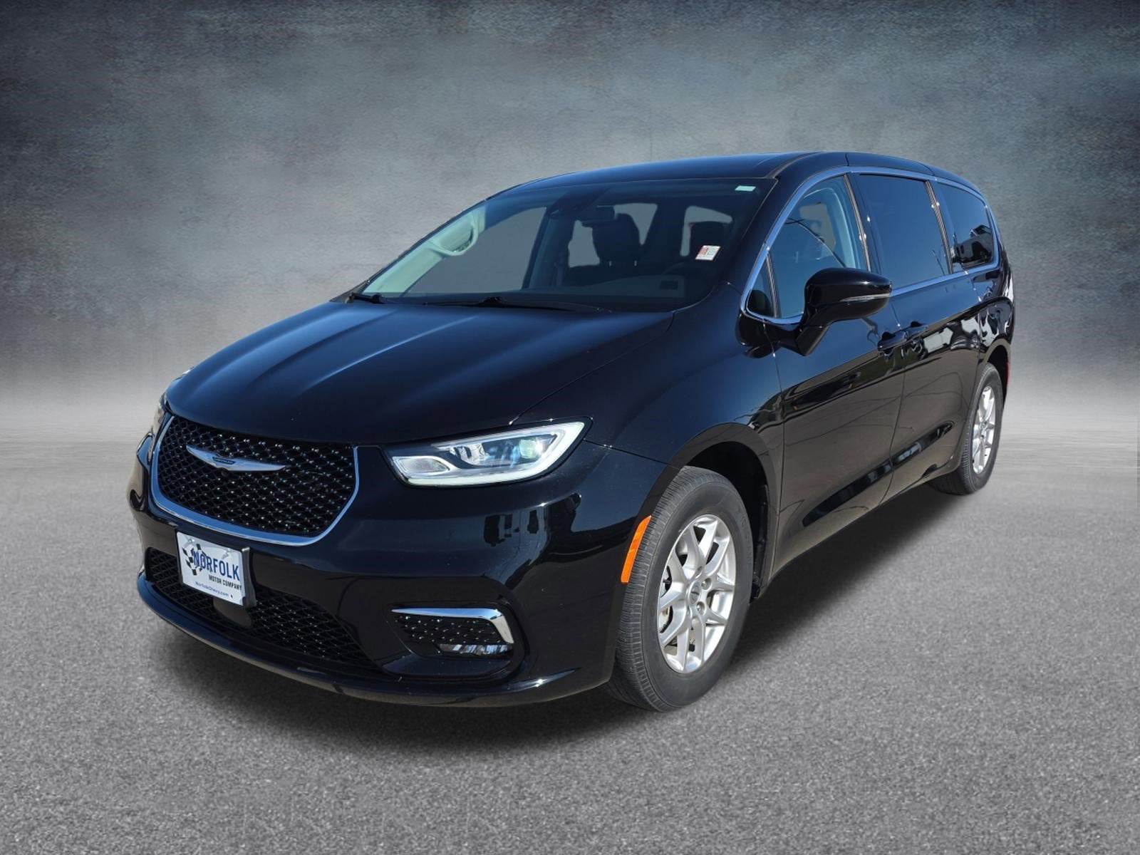 2024 Chrysler Pacifica Touring L's photo