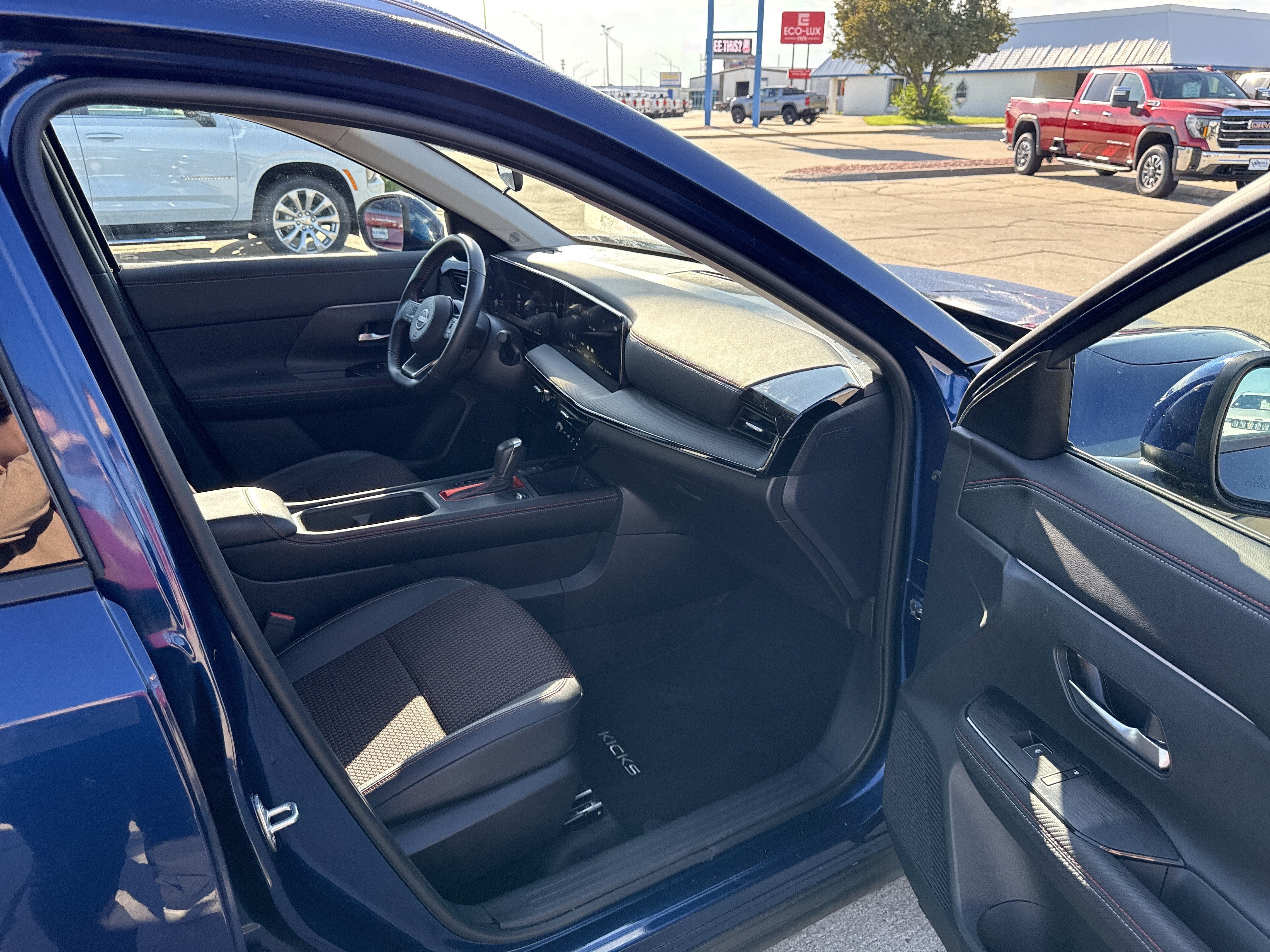 2025 Nissan Kicks SR Intelligent AWD