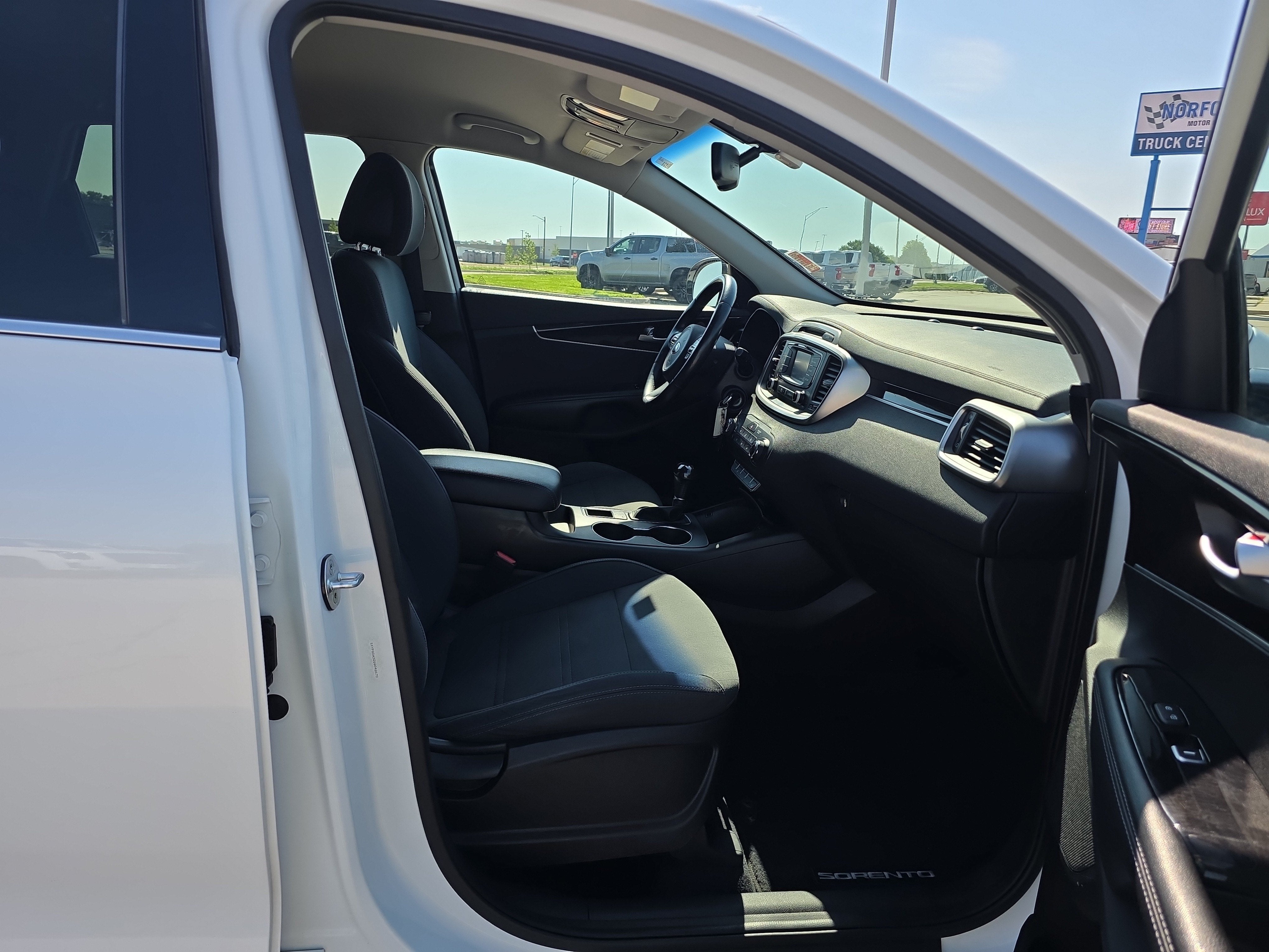 2016 Kia Sorento 2.4L LX